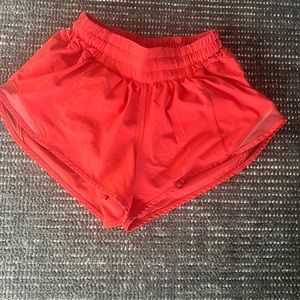 Like new RED Lululemon Hotty hot shorts 2.5 size 0